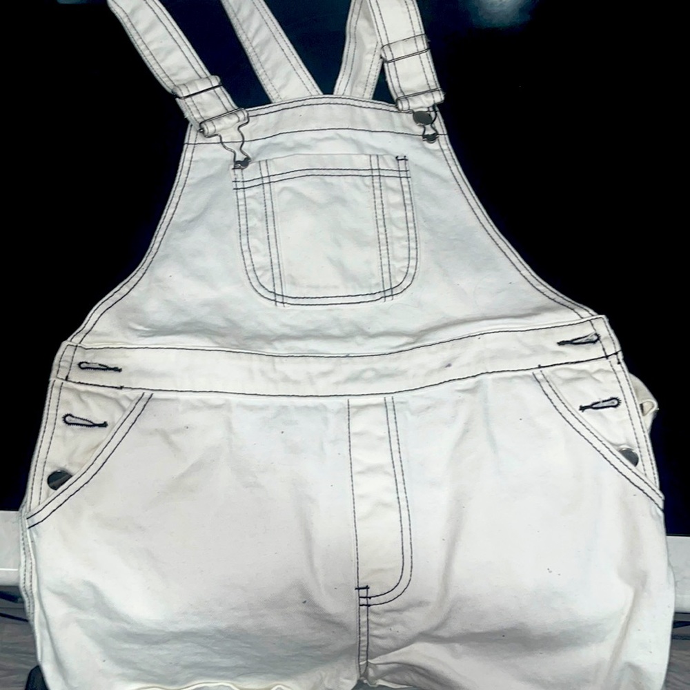 Forever 21 White Overall Shorts size 30